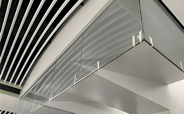 北屯玻璃挡烟垂壁