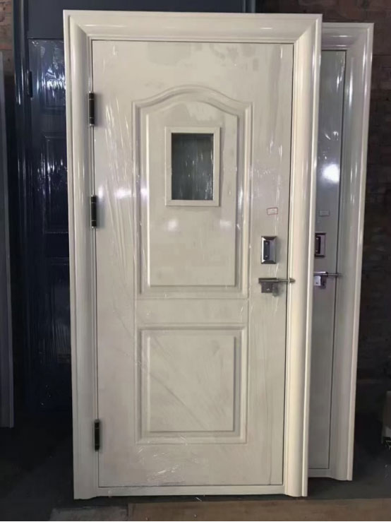 北屯学校教室门