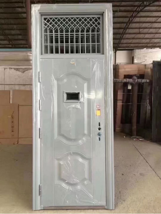 北屯学校教室门