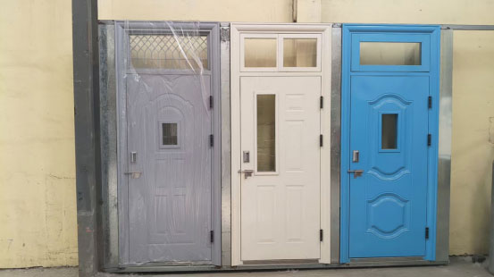 北屯学校教室门