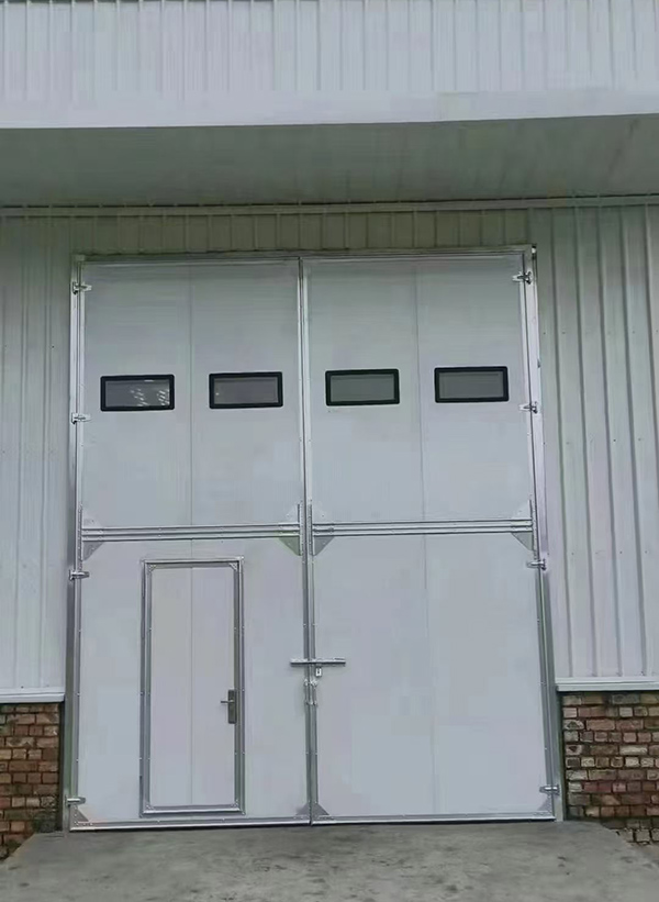 北屯工业门在设备装配车间出入口的实施记录