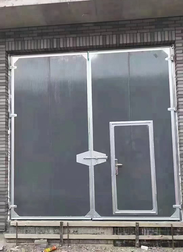 北屯工业平开门在大型设备制造车间的应用实例